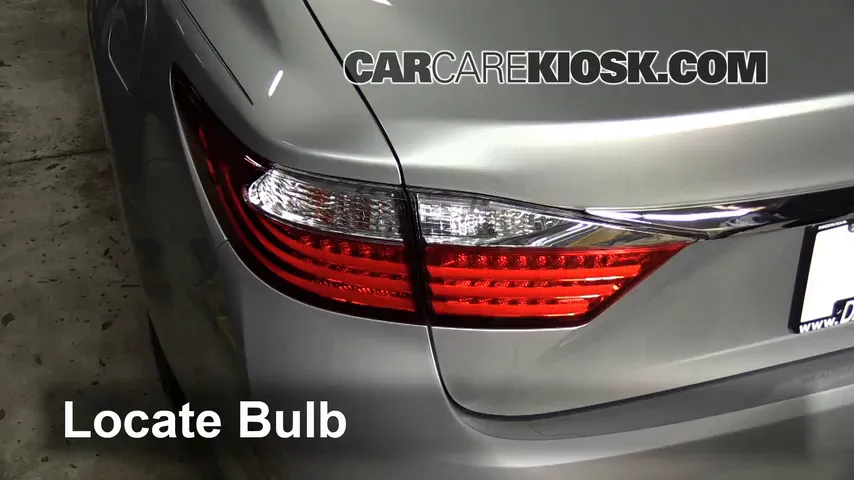 2014 Lexus ES350 3.5L V6 Lights Turn Signal - Rear (replace bulb)